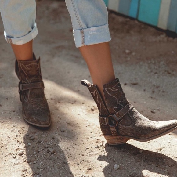 Bed Stu Canada Leather Ankle Booties Size 9 Women - Picture 1 of 13